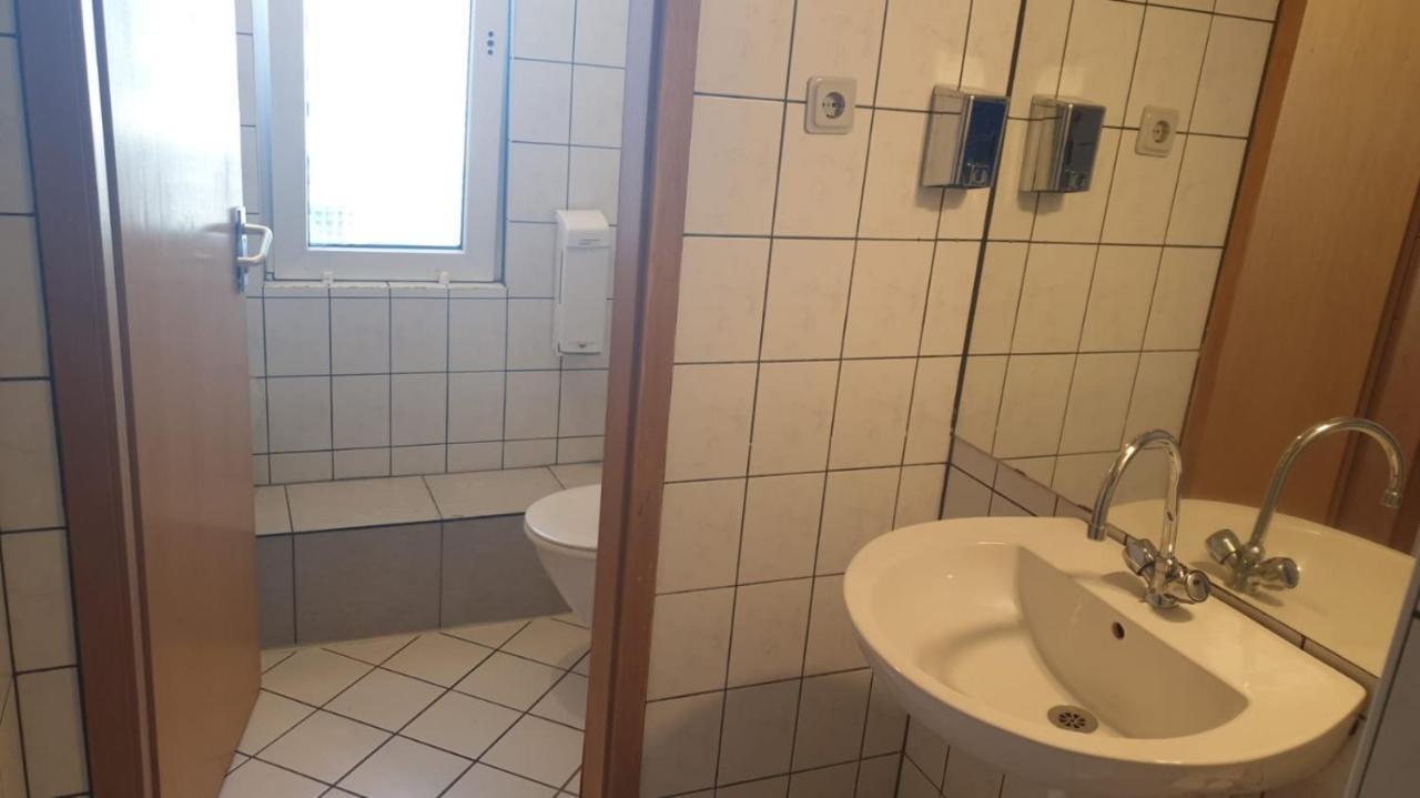 Isas Hostel Berlin Exterior photo